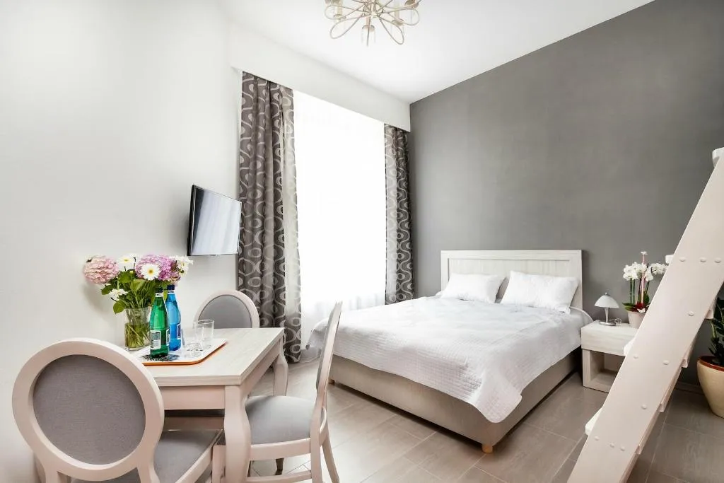 STUDIO WITH DOUBLE BED Room, Apartments Bonerowska 5, Krakow