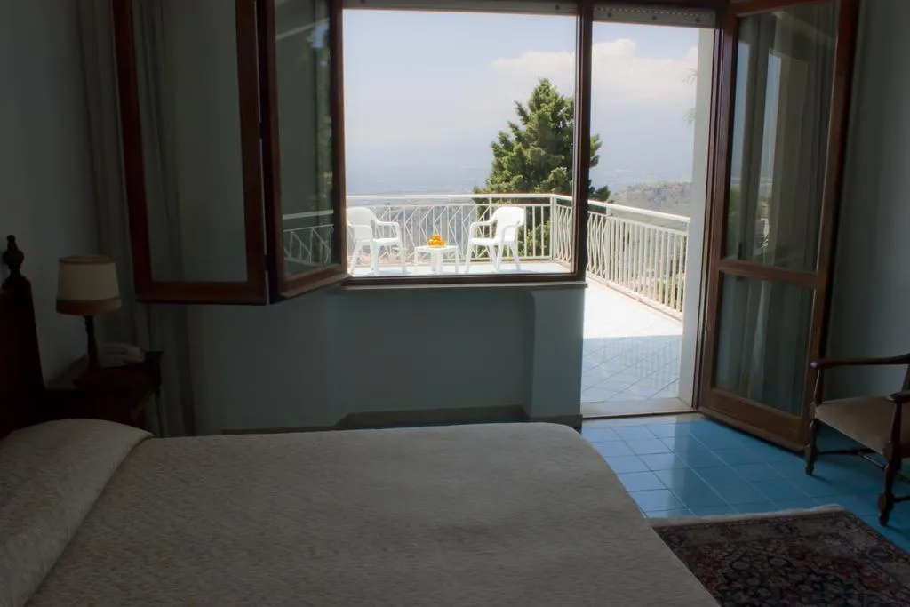 General view, Mediterranee Hotel, Taormina