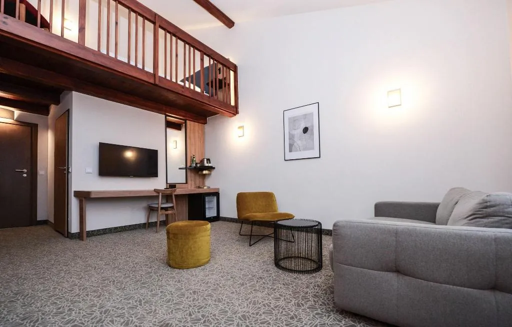 Room, Dwor w Tomaszowicach, Krakow