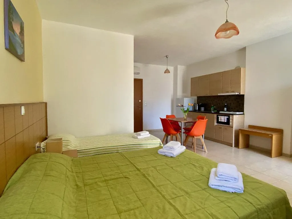STUDIO SUPERIOR CAPACITY 3 Room, Manolis Apartments, Crete