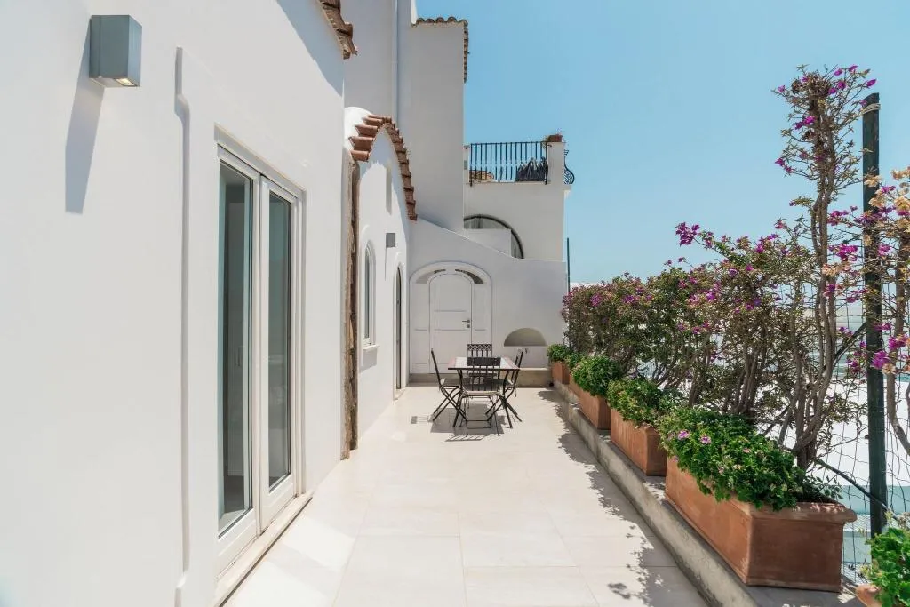 SUITE WITH PRIVATE POOL Room, Villa Magia, Naples