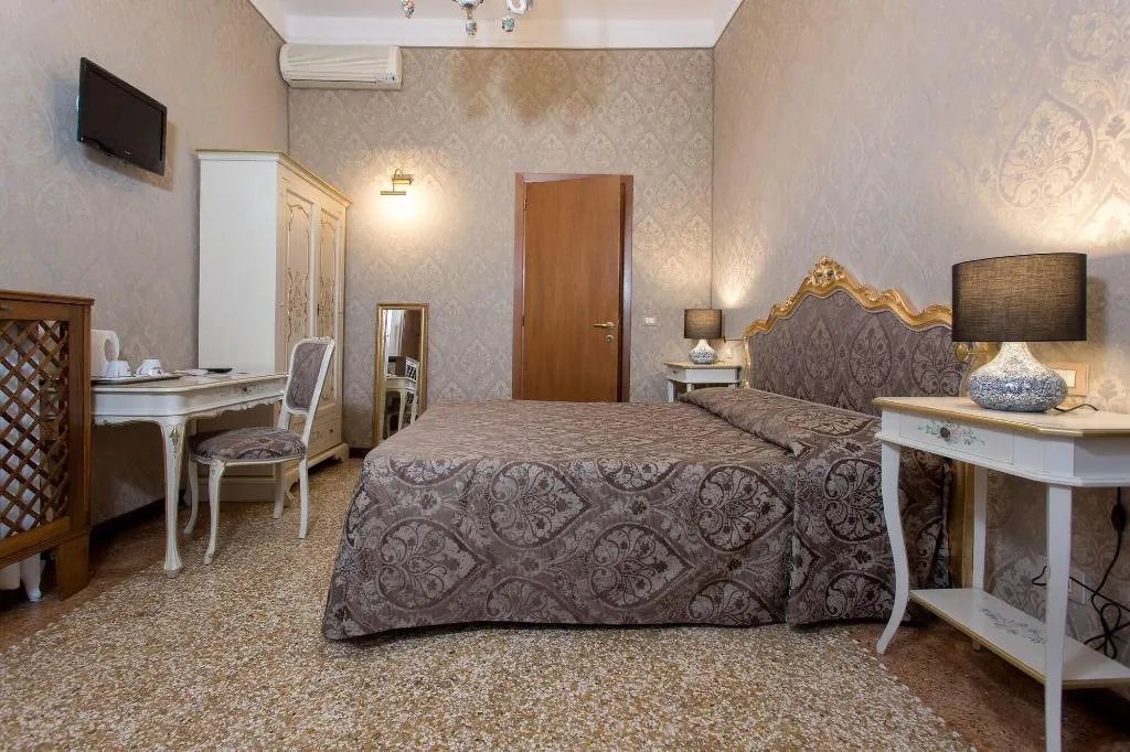 Room, Locanda Novo, Venice