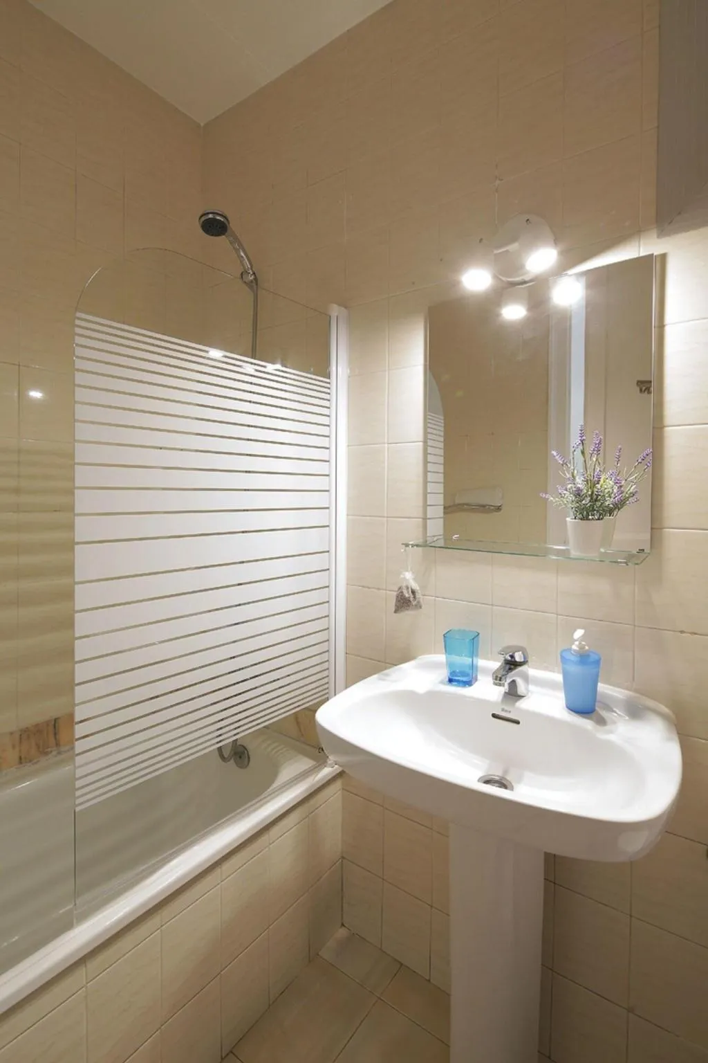 Room, Hostal Balkonia, Barcelona