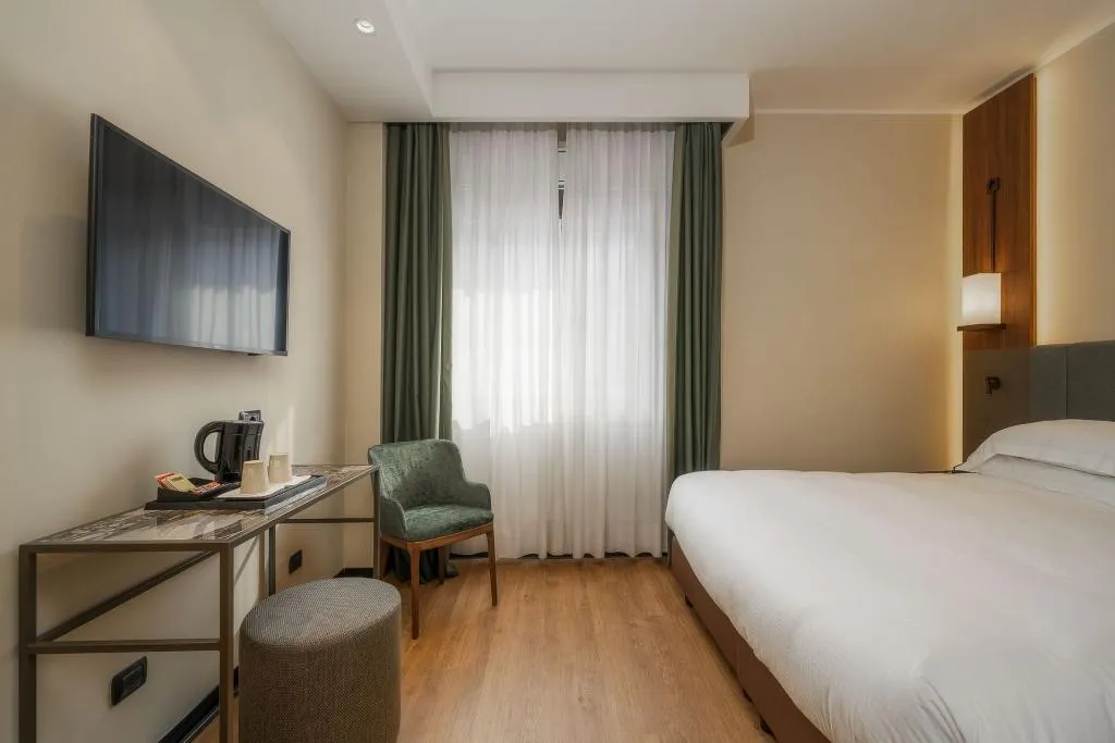 TWIN SUPERIOR Room, Hotel Mozart, Milan