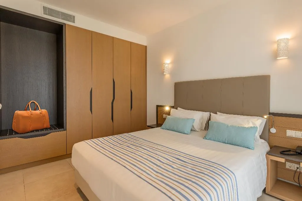 SUITE DELUXE ONE BEDROOM Room, Minos, Crete