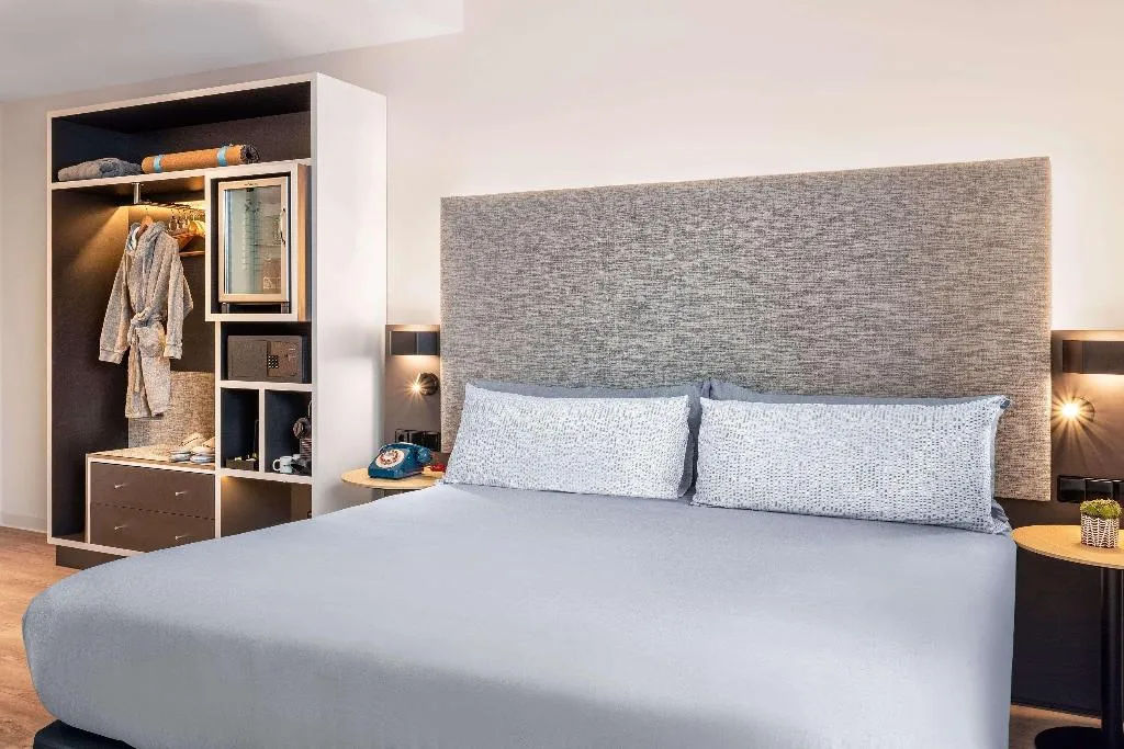 DOUBLE KING SIZE BED Room, Innside by Meliá Amsterdam, Amsterdam