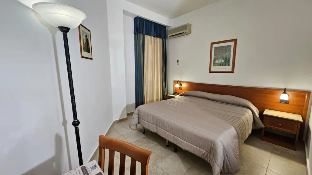Double or Twin SUPERIOR TWO DOUBLE BEDS Room, GH Hotel & Restaurant, Palermo