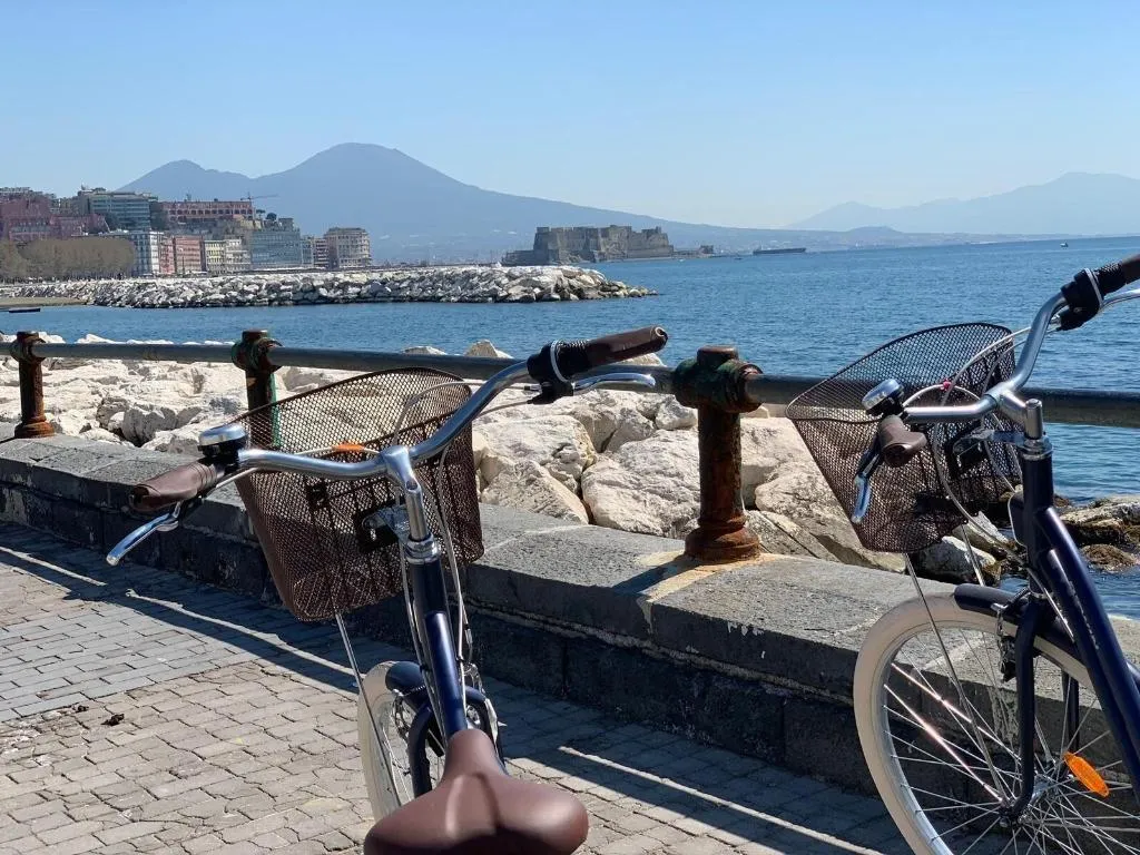 Sports and Entertainment, Casa D Amare, Naples