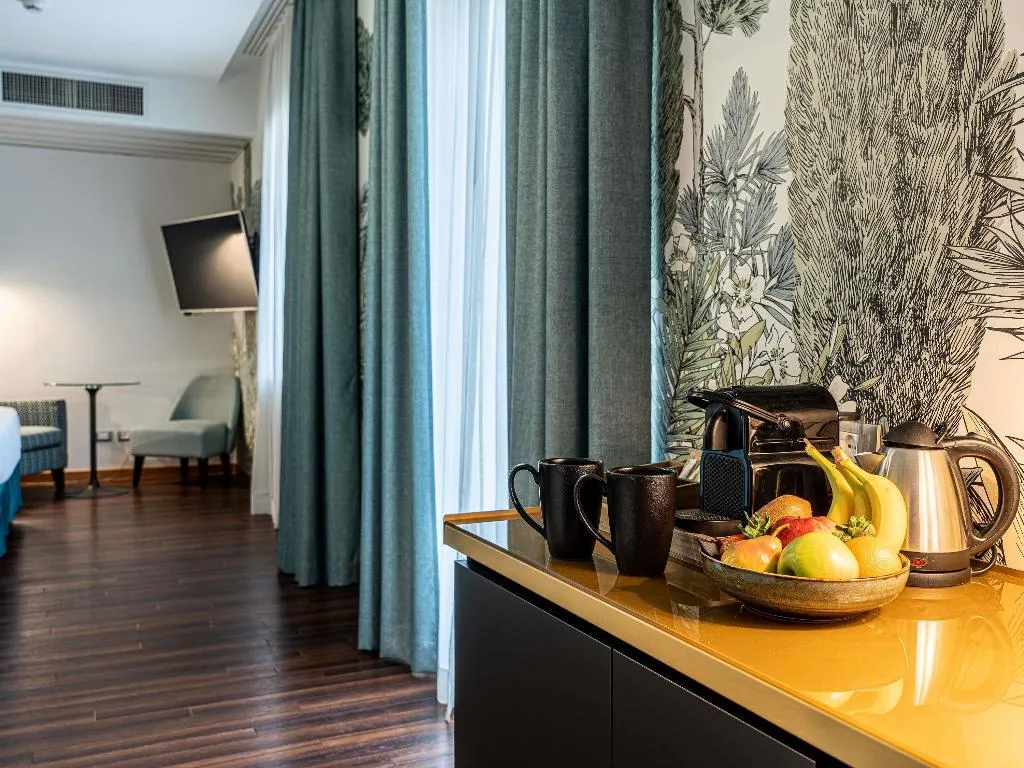 DOUBLE DELUXE WITH BALCONY Room, Mercure Roma Corso Trieste, Rome