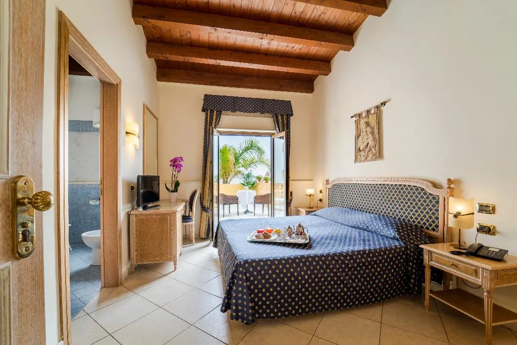 Double or Twin WITH TERRACE Room, Hotel Villa Romana, Catania