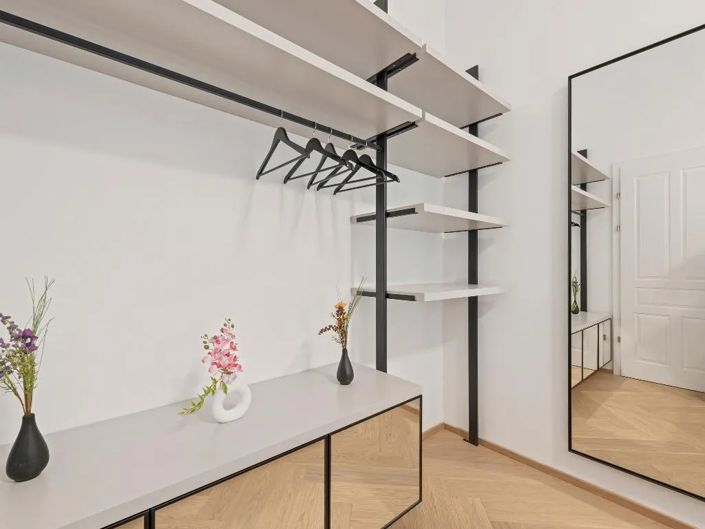 APARTMENT DELUXE TWO BEDROOM Room, GT7 Apartments District 9 - by SKY9 Apartments, Vienna