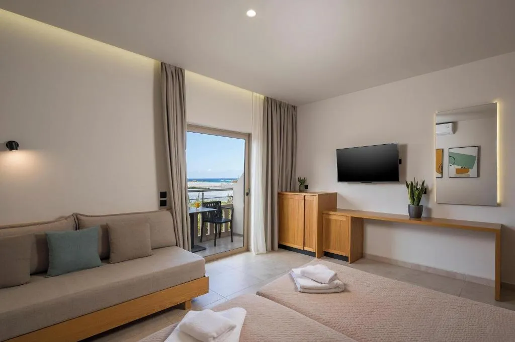 Room, Petritos Rooms And Studios, Crete
