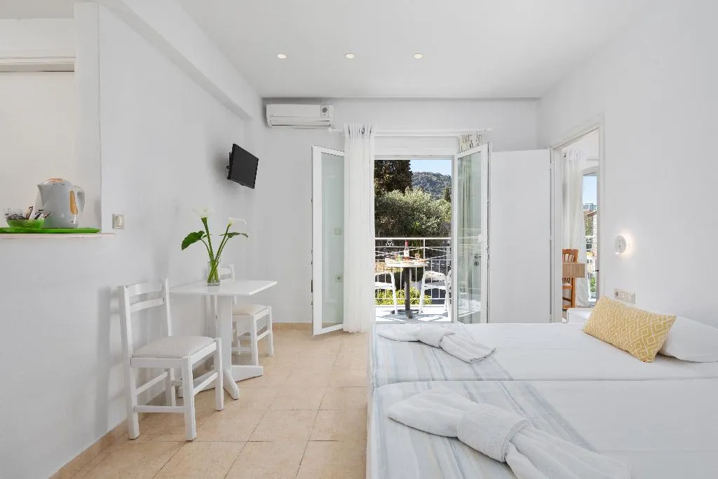 FAMILY ROOM TWO BEDROOMS Room, Bella Vista Beach Hotel & Studios, Corfu