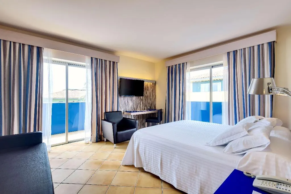 Room, Seth Punta Prima, Menorca