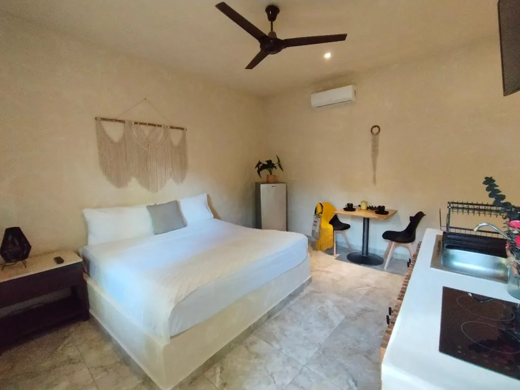 STUDIO DELUXE Room, Casa Lupita, Cancun Area