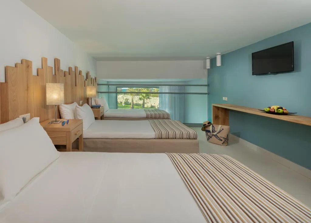 FAMILY ROOM WITH PRIVATE POOL Room, Arina Beach Resort, Crete