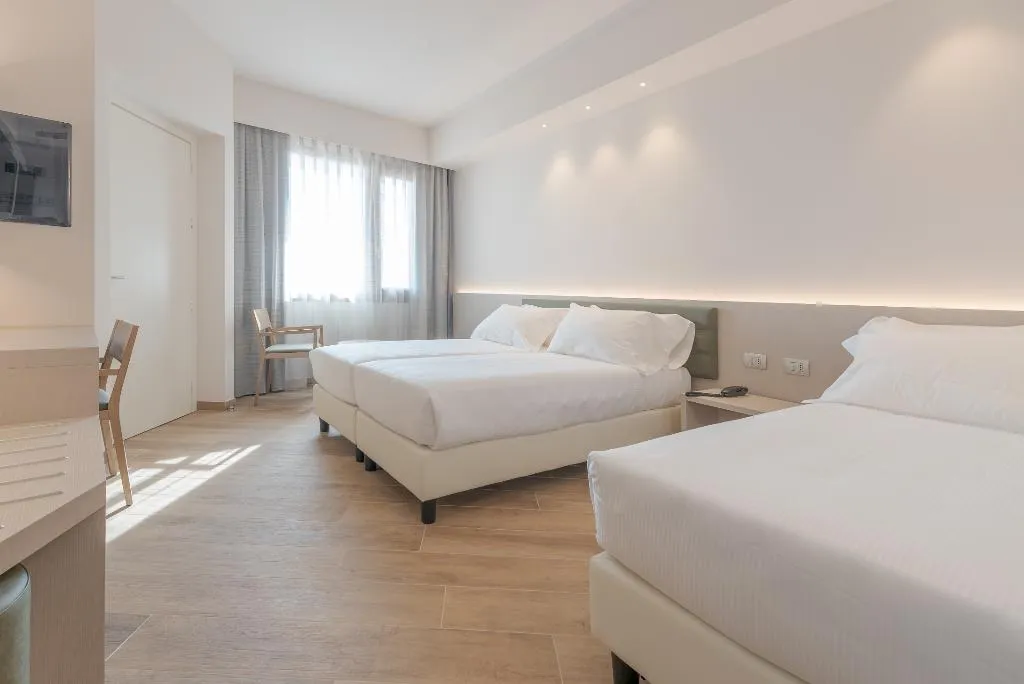 Room, Hotel Horizon Wellness & Spa Resort, BW Signature, Milan