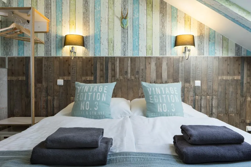 DOUBLE STANDARD Room, Royal Court Hotel, Prague