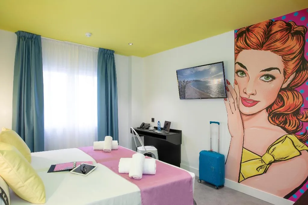 Room, Casual Pop Art Benidorm, Costa Blanca