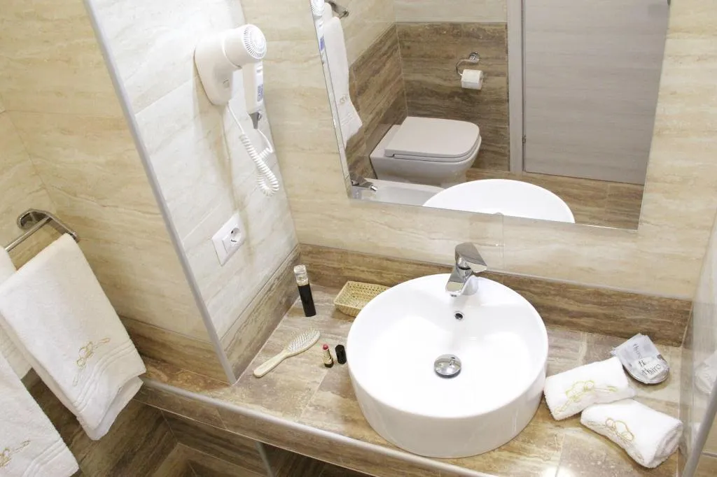 Room, Hotel Siro, Milan