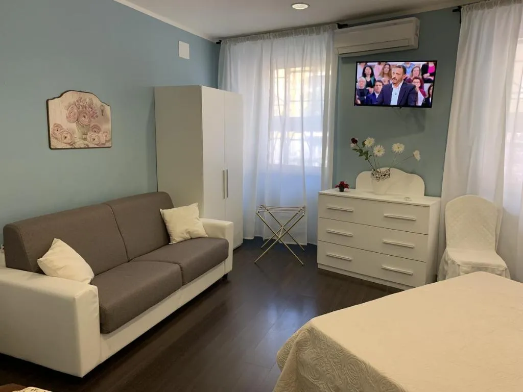QUADRUPLE STANDARD Room, Piazza Istria - Gh B&B, Rome