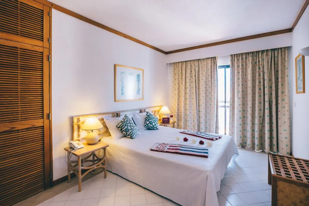 Room, Muthu Oura Praia Hotel, Algarve