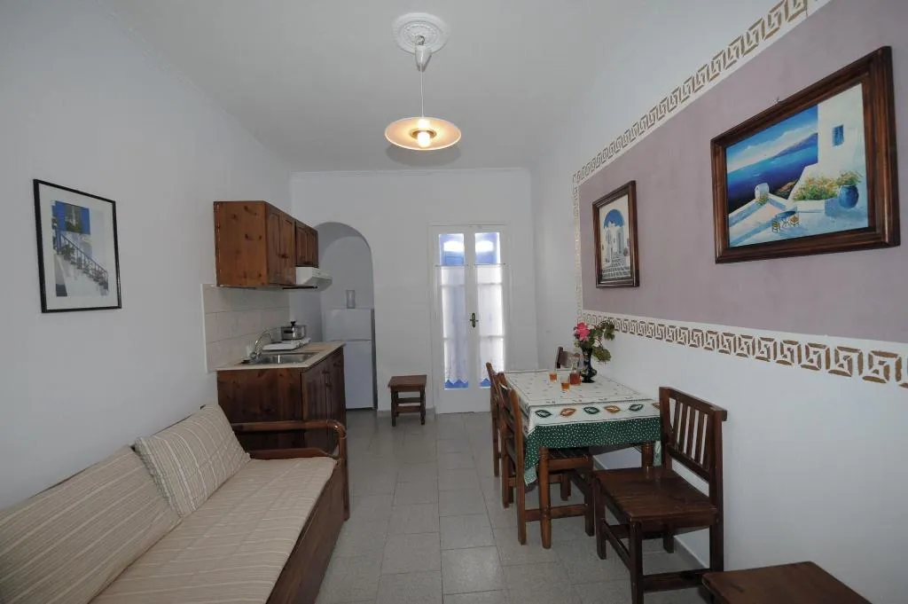 Room, Orfeas Apartments, Santorini