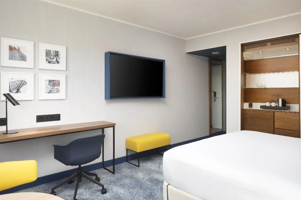 FAMILY ROOM CONNECTING ROOM Room, Hilton Barcelona, Barcelona