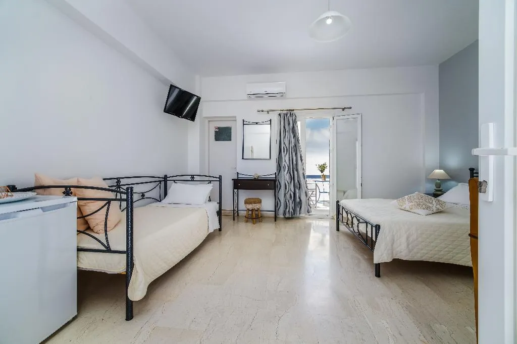 TRIPLE STANDARD Room, Stavros Villas, Santorini