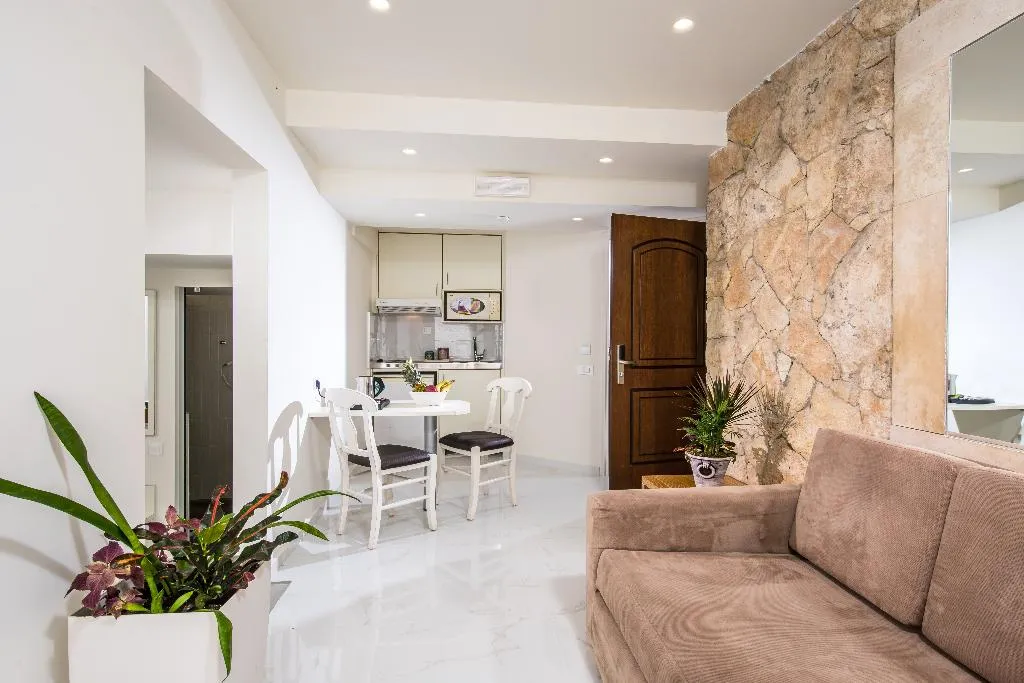 APARTMENT CAPACITY 3 Room, Camelot Royal Beds by Estia, Crete