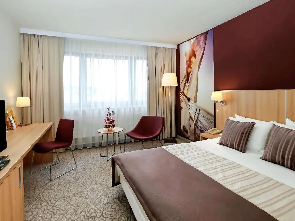 DOUBLE SUPERIOR WITH DOUBLE BED Room, Mercure Gdynia Centrum, Gdansk