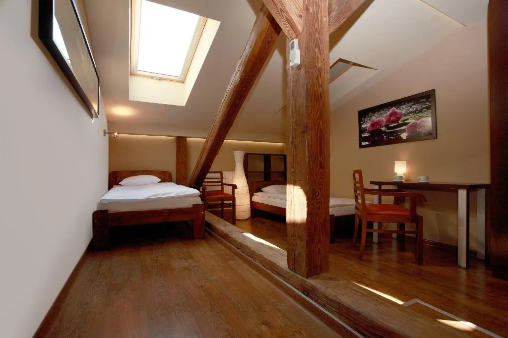 Room, Dom Turysty - Pokoje Goscinne, Krakow