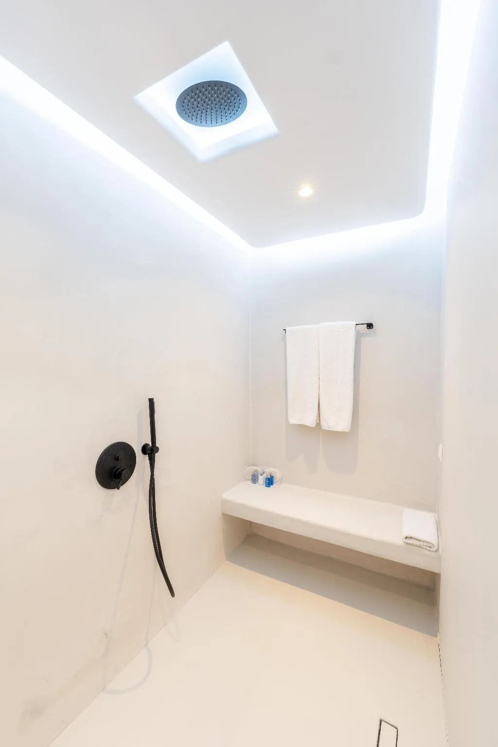 SUITE TWO BEDROOMS WITH PRIVATE POOL Room, Kivotos Mykonos, Mykonos