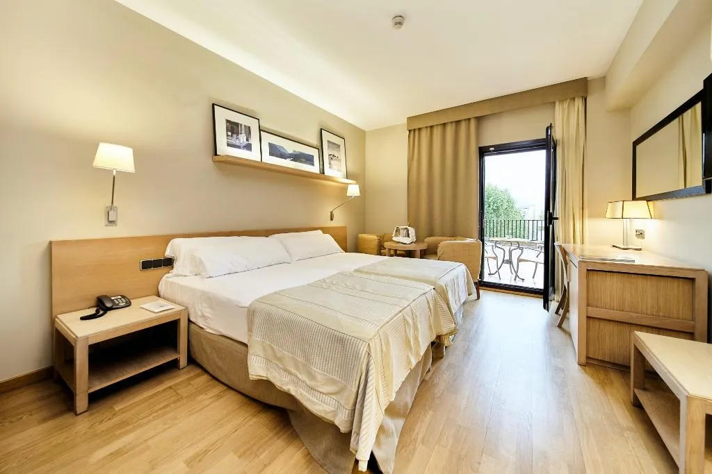 Room, Parador de la Seu d'Urgell, Costa Brava