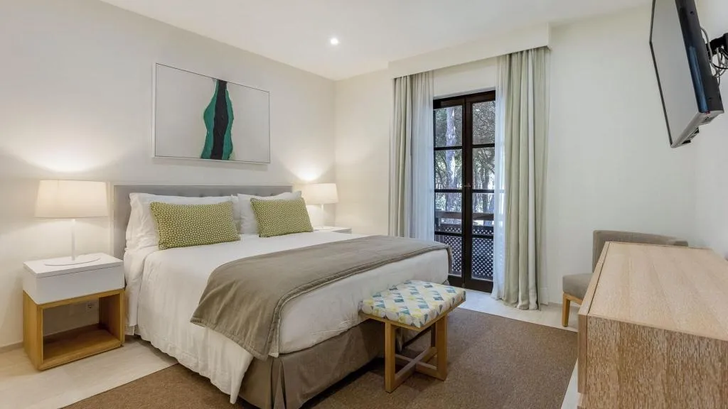 APARTMENT TWO BEDROOMS Room, Pine Cliffs Village & Golf Suites, Algarve