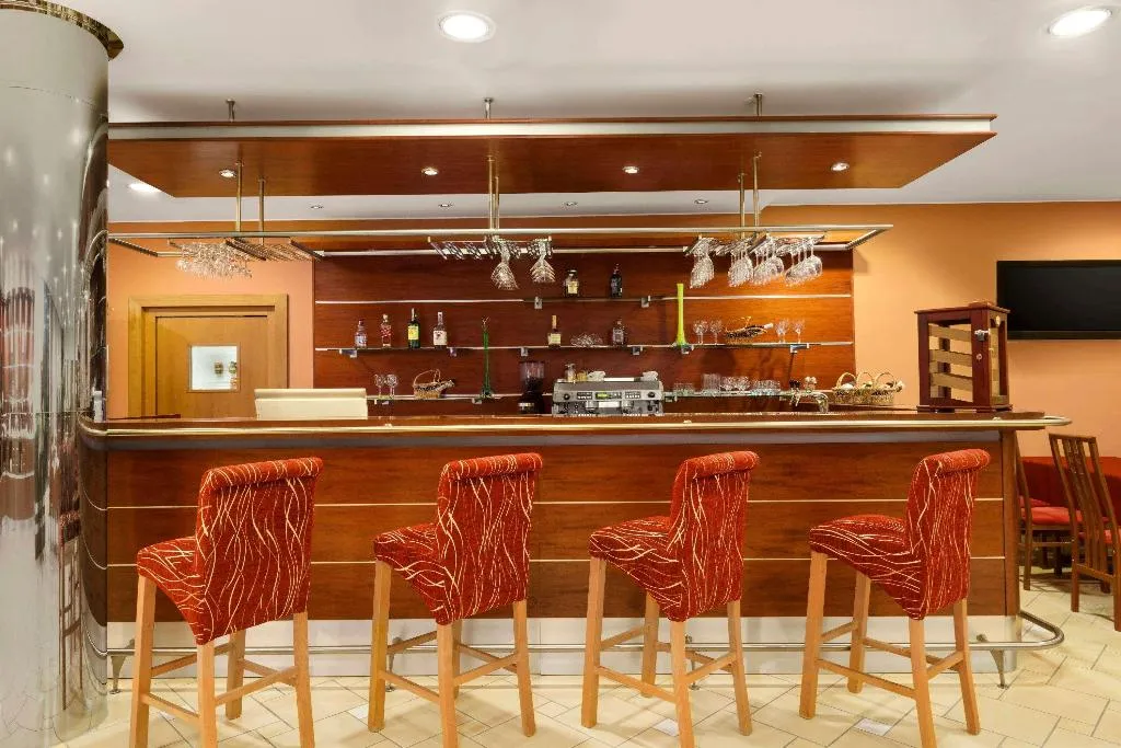Bar, Ramada Airport Prague, Prague