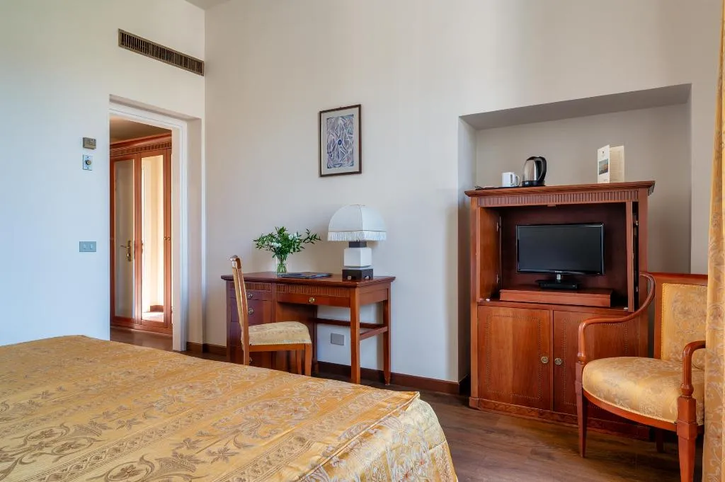 DOUBLE SINGLE USE SUPERIOR SIDE SEA VIEW Room, Excelsior Palace, Taormina