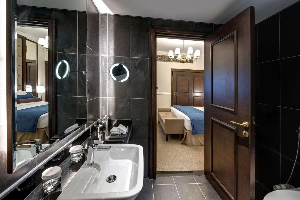Room, Dukes The Palm Dubai Hotel, Dubai