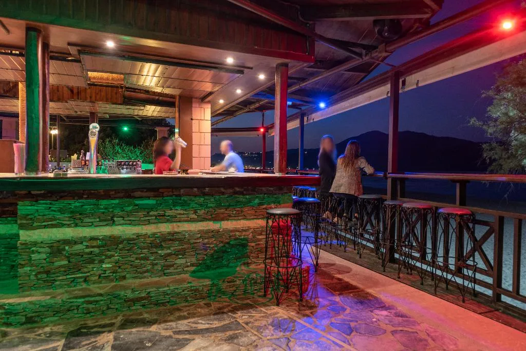 Bar, Mare Monte Beach, Crete