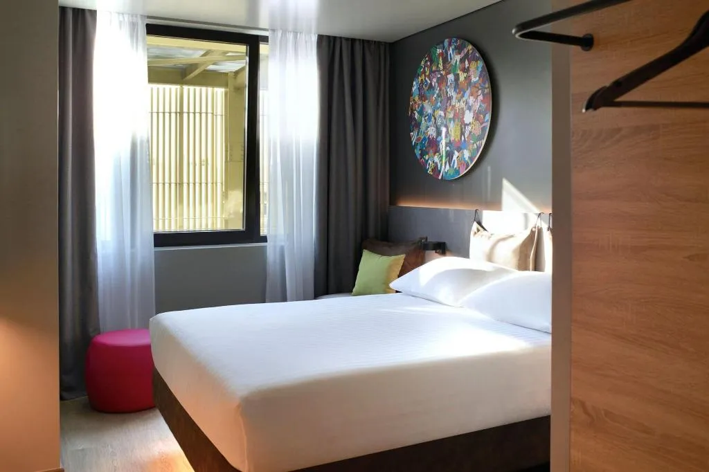 DOUBLE WITH VIEWS Room, Moxy Athens City, Athens