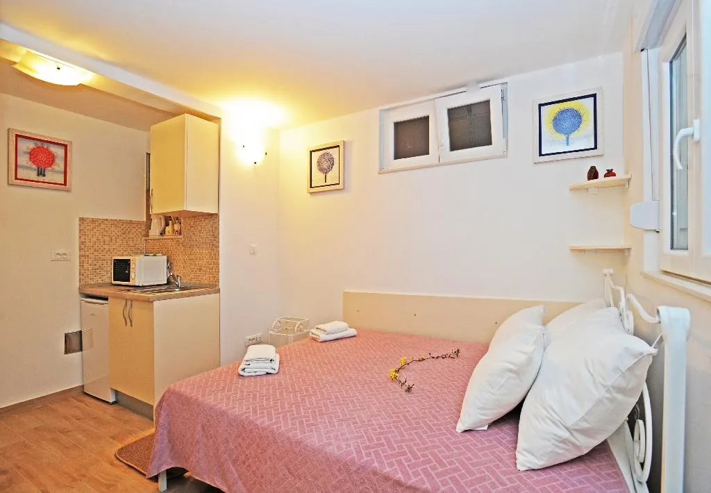 STUDIO WITH TERRACE Room, Nika Family Apartments, Dubrovnik