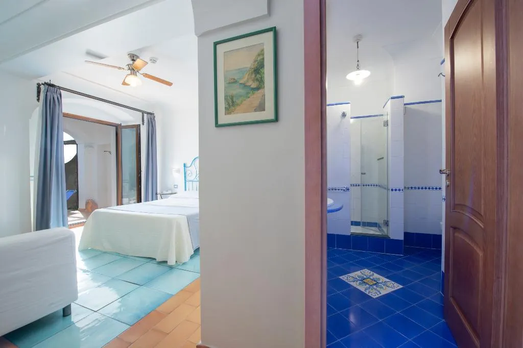 DOUBLE DELUXE SEA VIEW Room, Maresca Hotel Praiano, Naples