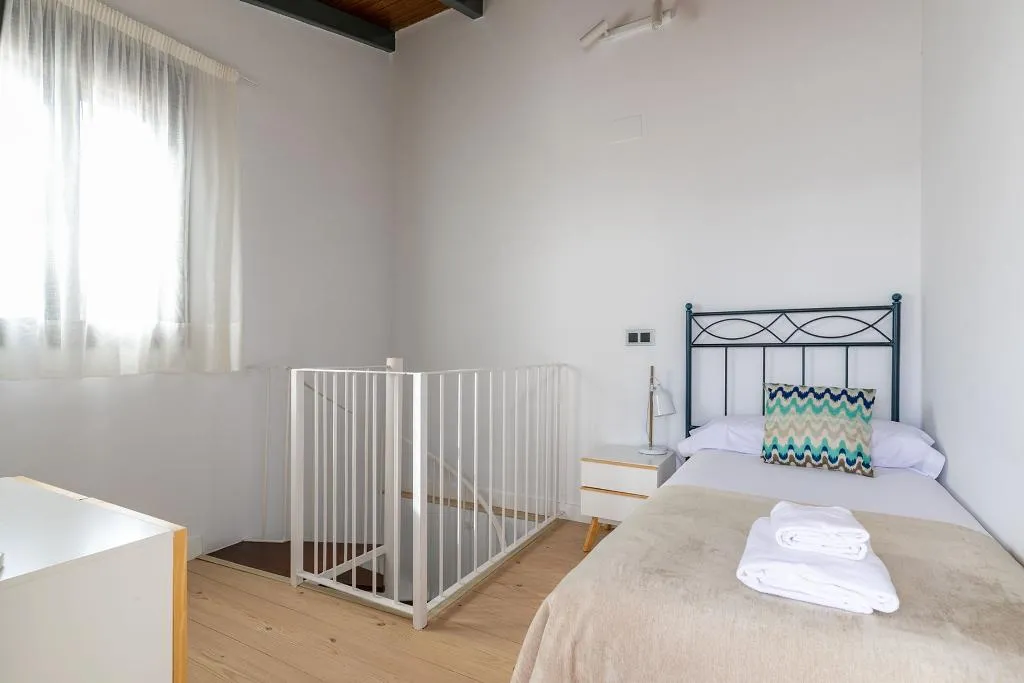 APARTMENT DUPLEX Room, Holiday Rentals Tempa Museo, Seville