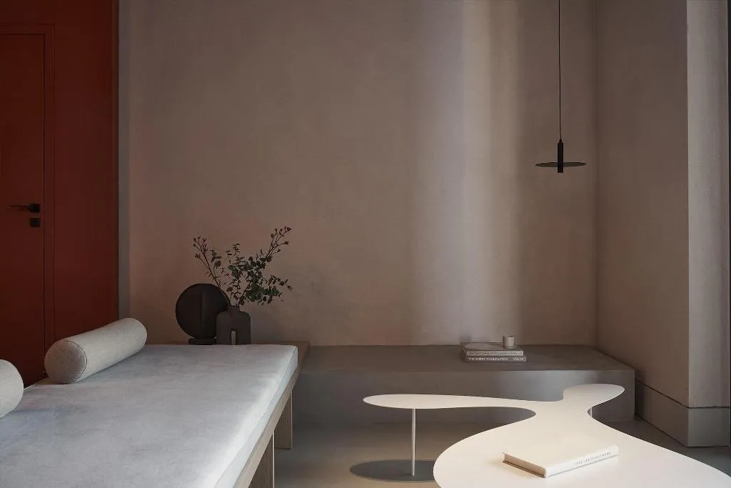 Room, Newel Psychiko, Athens