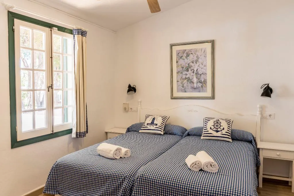 APARTMENT TWO BEDROOMS WITH AIR CONDITIONING Room, Las Brisas I & II, Menorca