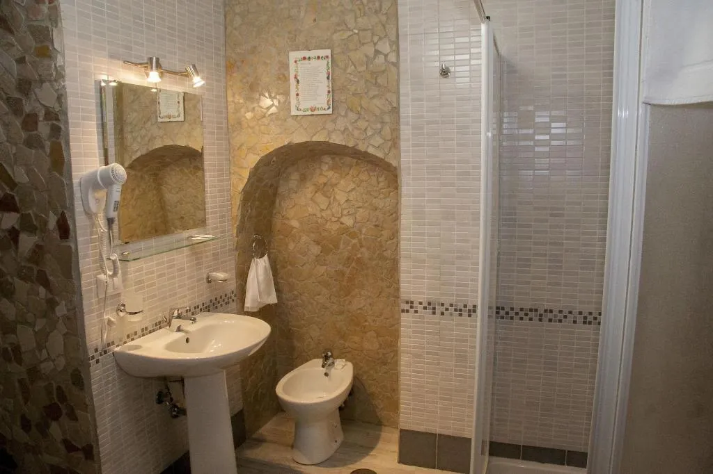 Room, Residence Confalone, Naples