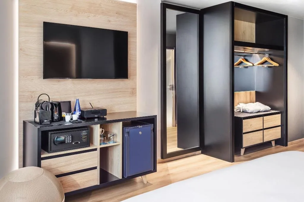 Room, Melia Avenida America, Madrid