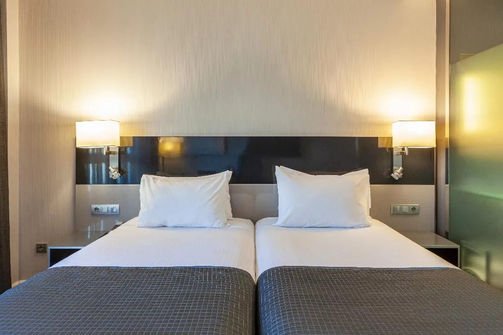 TWIN STANDARD Room, Porcel Torneo, Seville