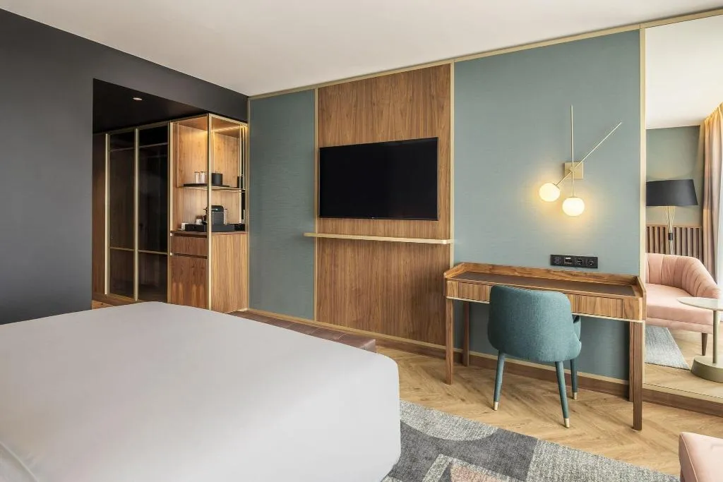 DOUBLE DELUXE CITY VIEW Room, Renaissance Porto Lapa Hotel, Porto