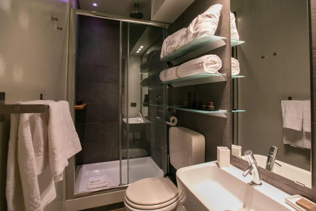 DOUBLE DELUXE QUEEN BED Room, Jb Relais, Rome